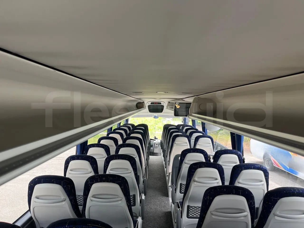 Irizar Daf - overhead compartments photo