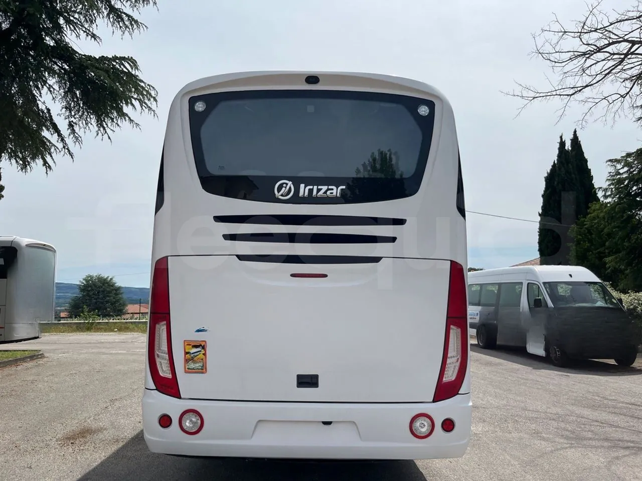 Irizar Daf - rear hatch closed