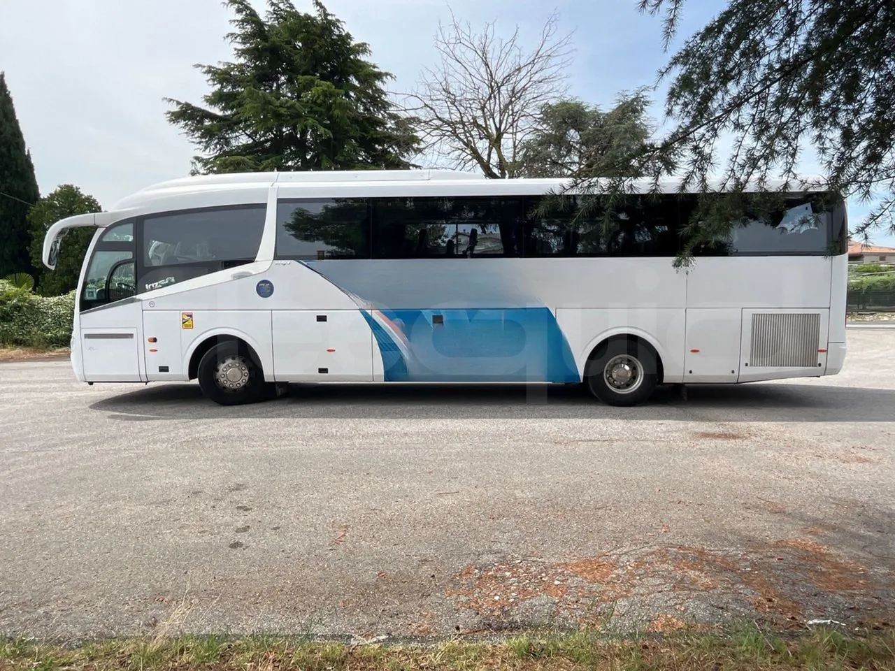 Irizar Daf - left side photo