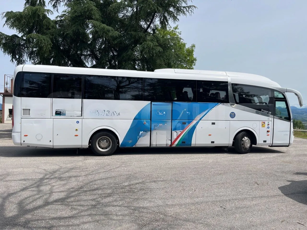 Irizar Daf - right side doors closed