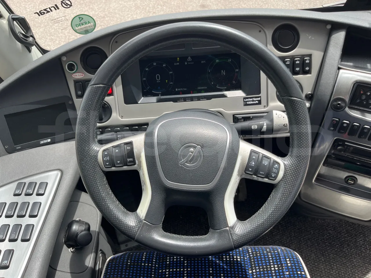 Irizar Daf - steering wheel photo