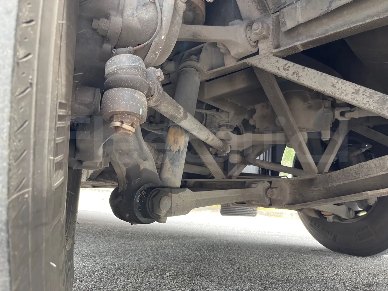 Irizar Daf - front axle right side