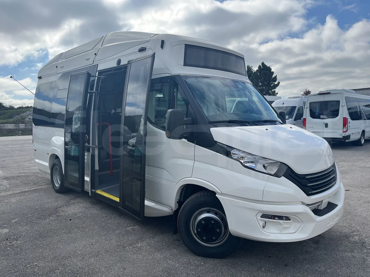 Iveco Daily - 3/4 Front Right Side Doors Open