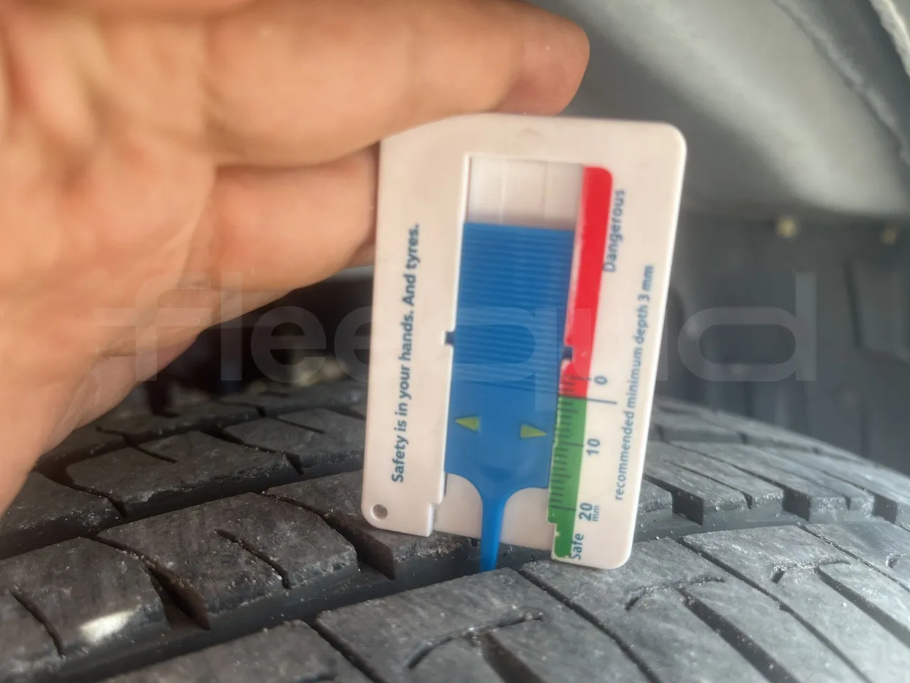 Iveco Daily - First Axle Left Side: Tyre Thickness
