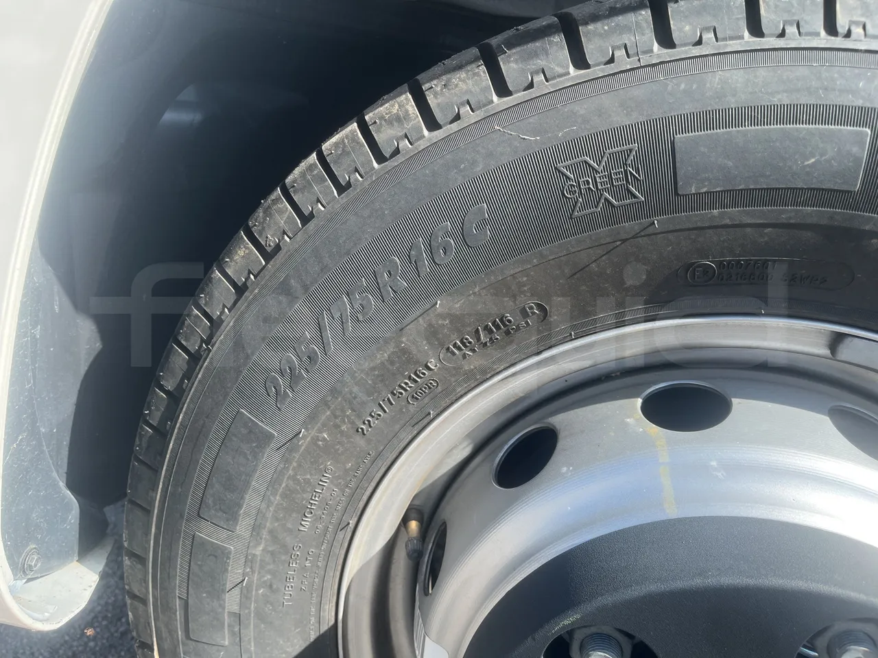 Iveco Daily - First Axle Left Side: Tyre Size
