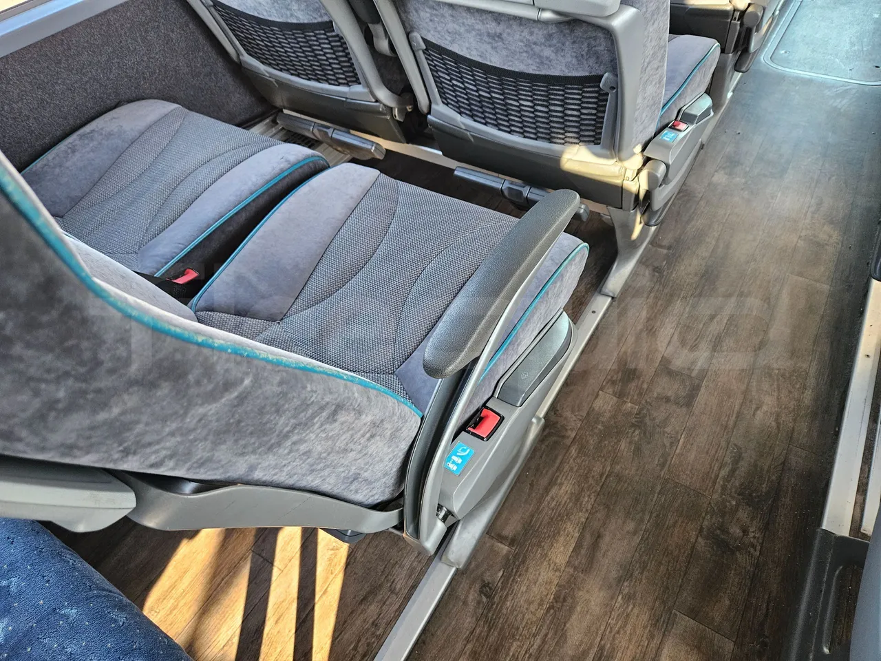 Setra S416 GT-HD/2 - EUR5 - 315kW - 13.020m - armrest detail photo