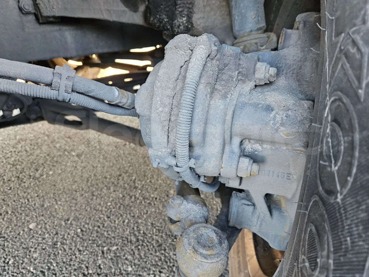 Setra S416 GT-HD/2 - EUR5 - 315kW - 13.020m - front brake calipers left