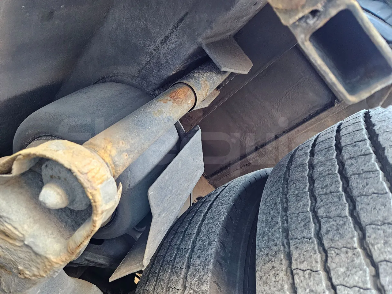 Setra S416 GT-HD/2 - EUR5 - 315kW - 13.020m - axle 2 shock absorbers 1 left