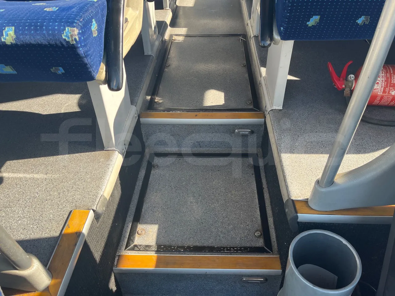 Mercedes-Benz OC 500 RF 	1842 - Euro4 - 315kW - 13mt - jack and driver keys