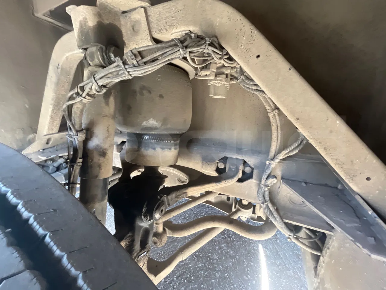 Mercedes-Benz OC 500 RF 	1842 - Euro4 - 315kW - 13mt - front air springs left