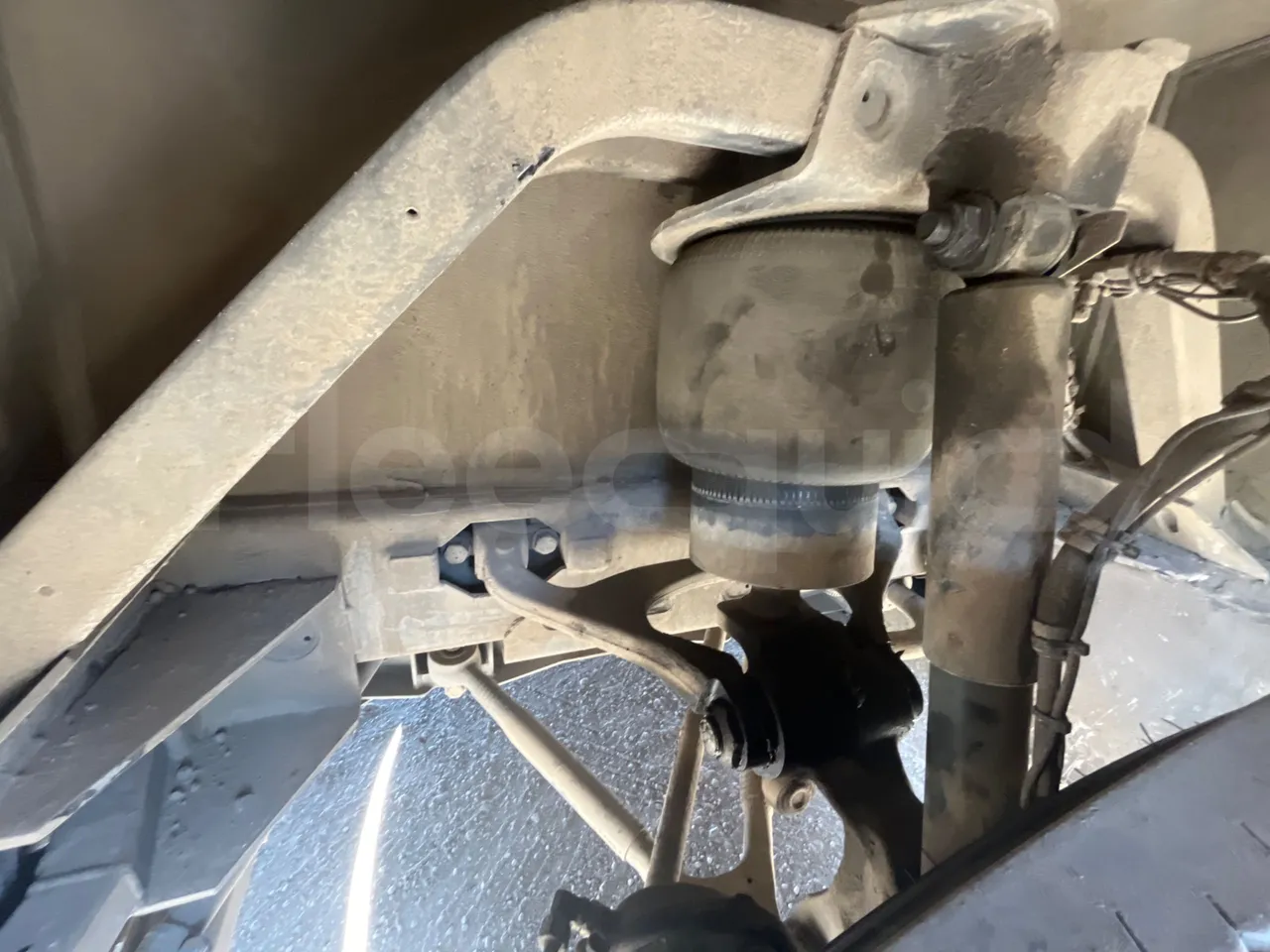 Mercedes-Benz OC 500 RF 	1842 - Euro4 - 315kW - 13mt - front shock absorbers left