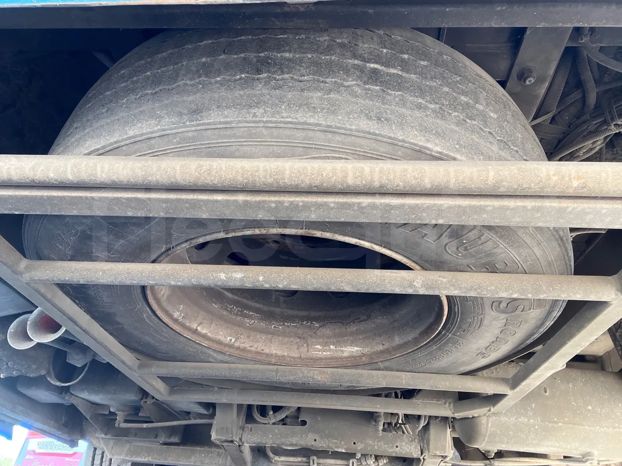 Mercedes-Benz OC 500 RF 	1842 - Euro4 - 315kW - 13mt - tread condition second axle tires right