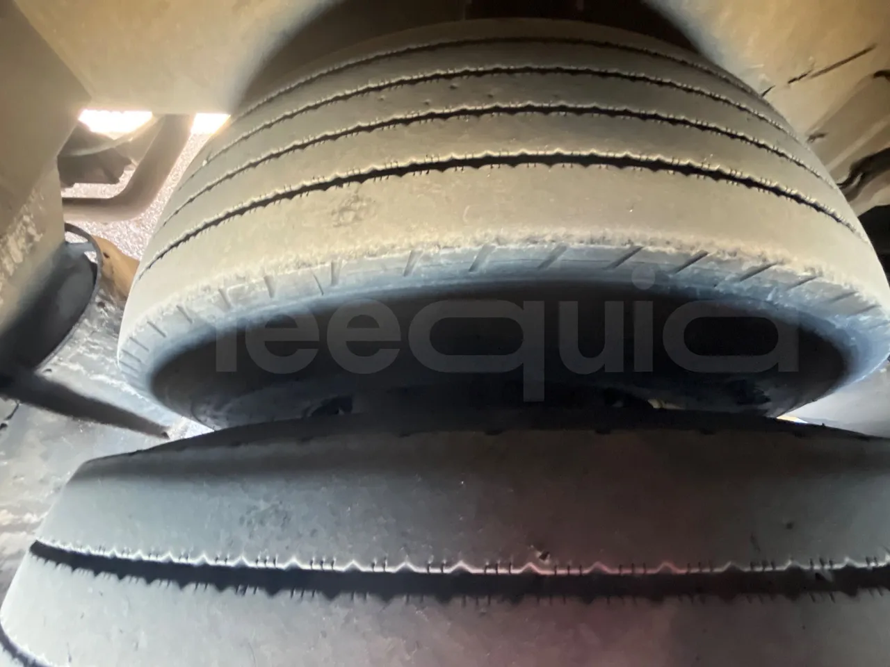 Mercedes-Benz OC 500 RF 	1842 - Euro4 - 315kW - 13mt - axel 3 shock absorbers 1 right