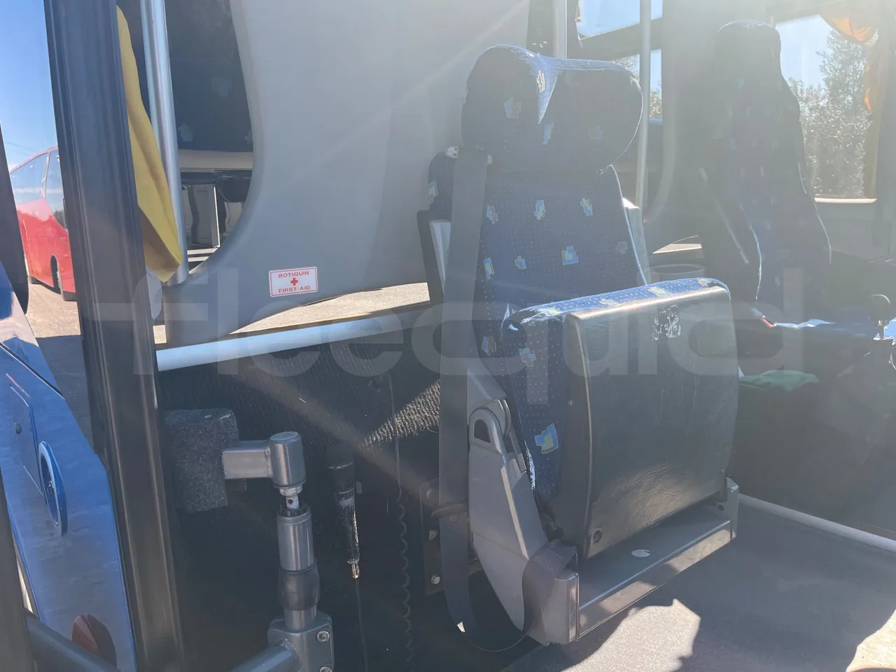 Mercedes-Benz OC 500 RF 	1842 - Euro4 - 315kW - 13mt - hostess seat photo