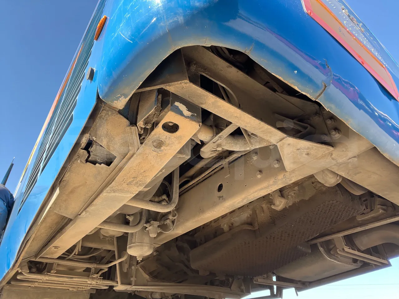 Mercedes-Benz OC 500 RF 	1842 - Euro4 - 315kW - 13mt - axle 2 shock absorbers 2 left