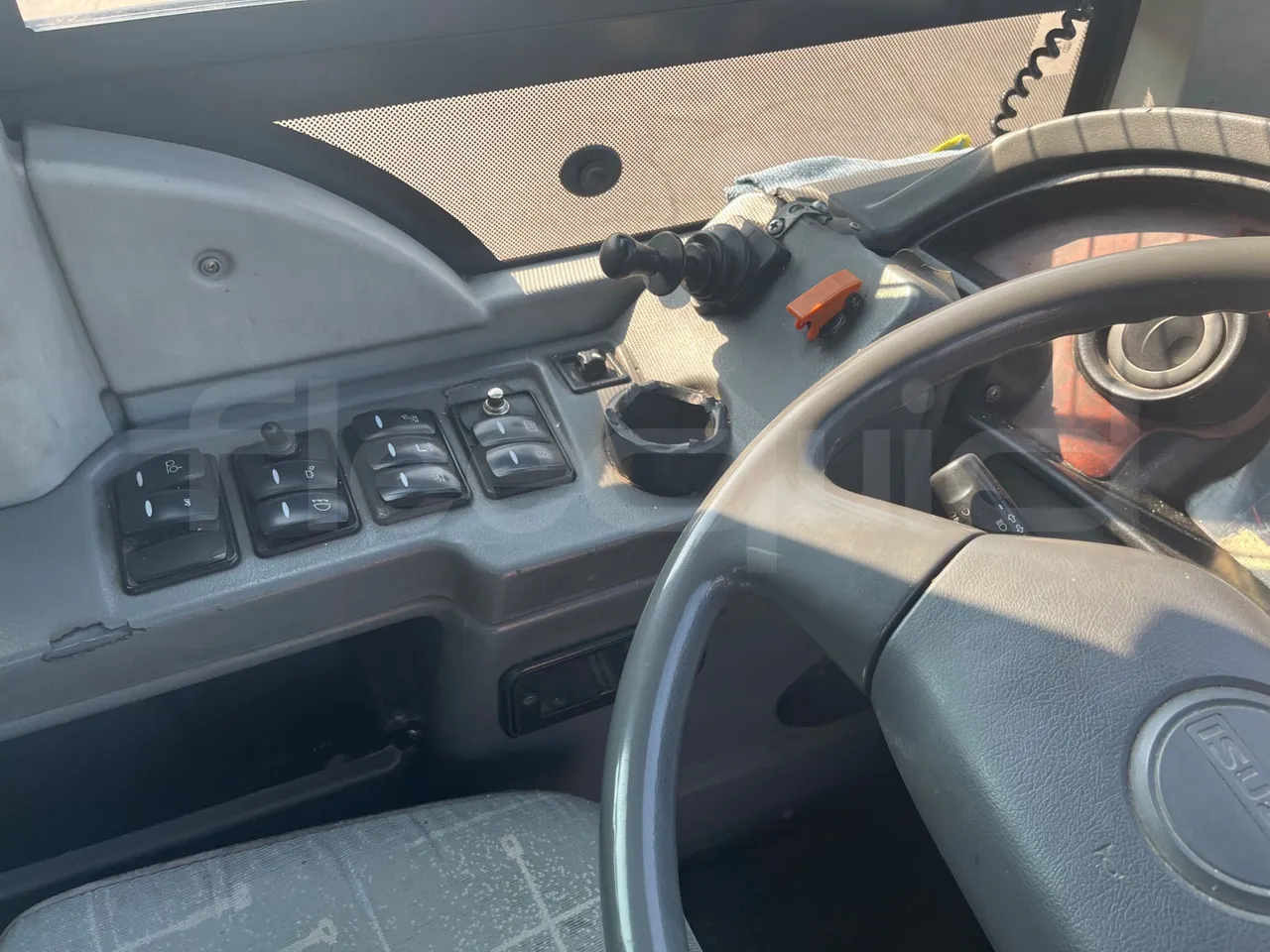 Isuzu Turquoise Anadolu - Euro5 - 140kW - 7.670mt - command unit indicators