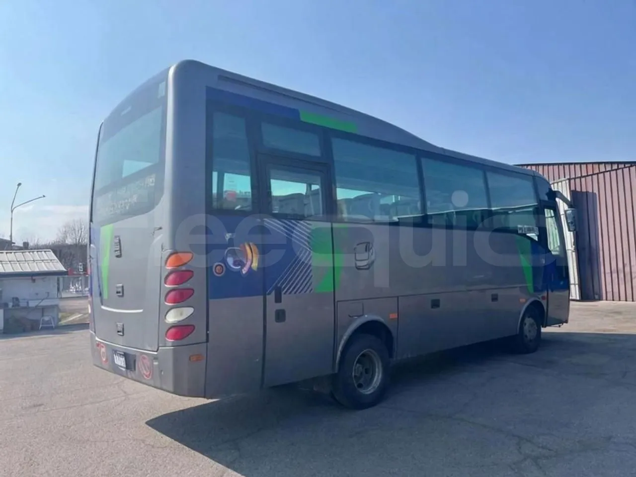 Isuzu Turquoise Anadolu - Euro5 - 140kW - 7.670mt - front door 3 open