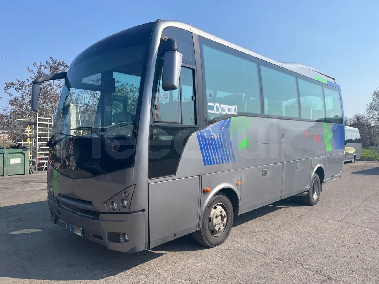 Isuzu Turquoise Anadolu - Euro5 - 140kW - 7.670mt - 3/4 front left