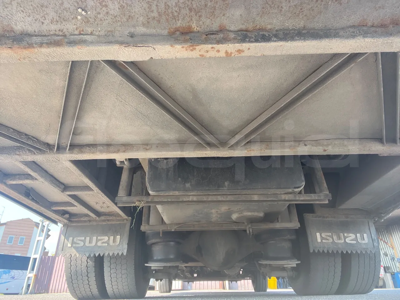 Isuzu Turquoise Anadolu - Euro5 - 140kW - 7.670mt - axel 2 air springs 1 left