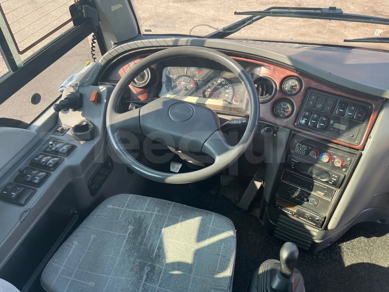 Isuzu Turquoise Anadolu - Euro5 - 140kW - 7.670mt - buttons panels on