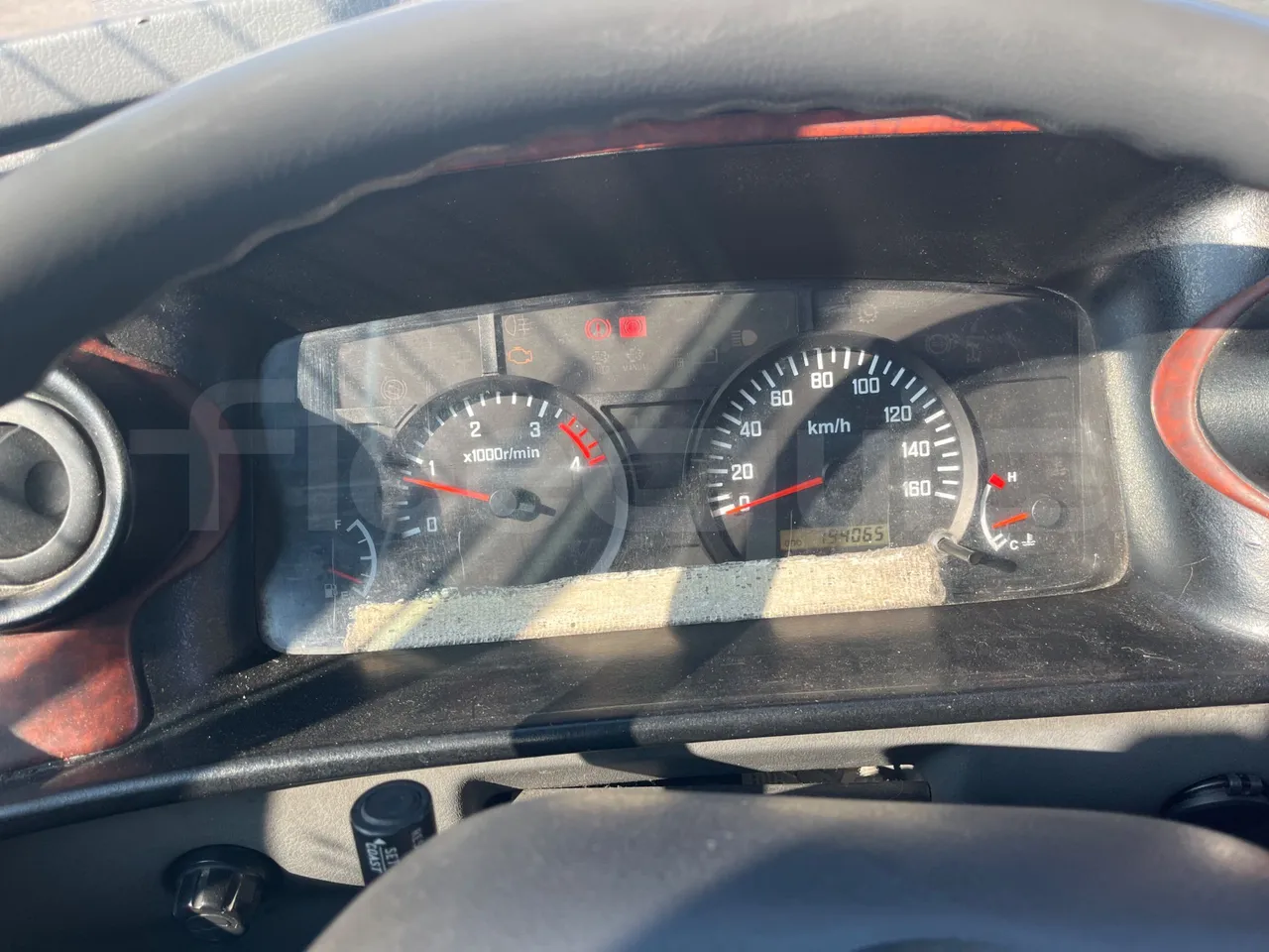 Isuzu Turquoise Anadolu - Euro5 - 140kW - 7.670mt - dashboard lights on