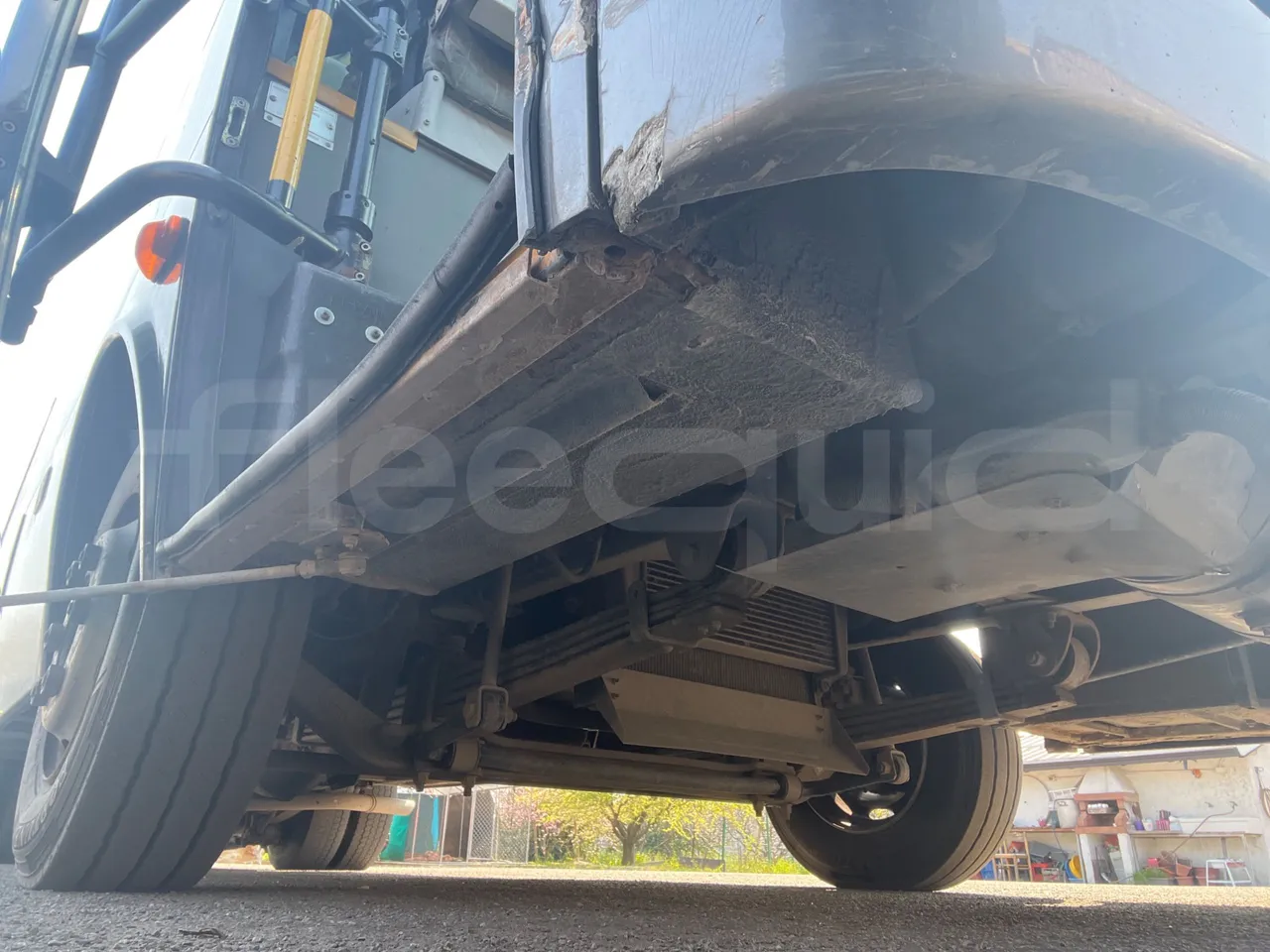 Isuzu Turquoise Anadolu - Euro5 - 140kW - 7.670mt - front air springs right