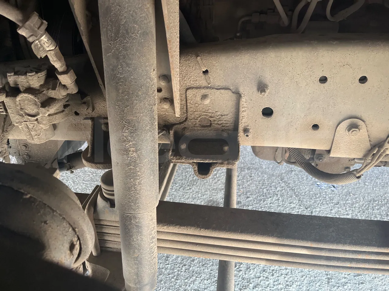 Isuzu Turquoise Anadolu - Euro5 - 140kW - 7.670mt - front shock absorbers left