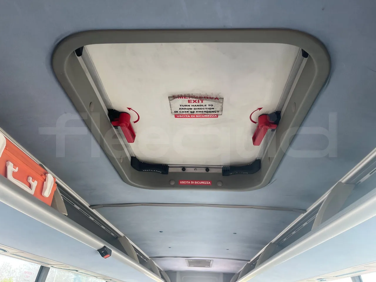 Isuzu Turquoise Anadolu - Euro5 - 140kW - 7.670mt - roof hatch 1