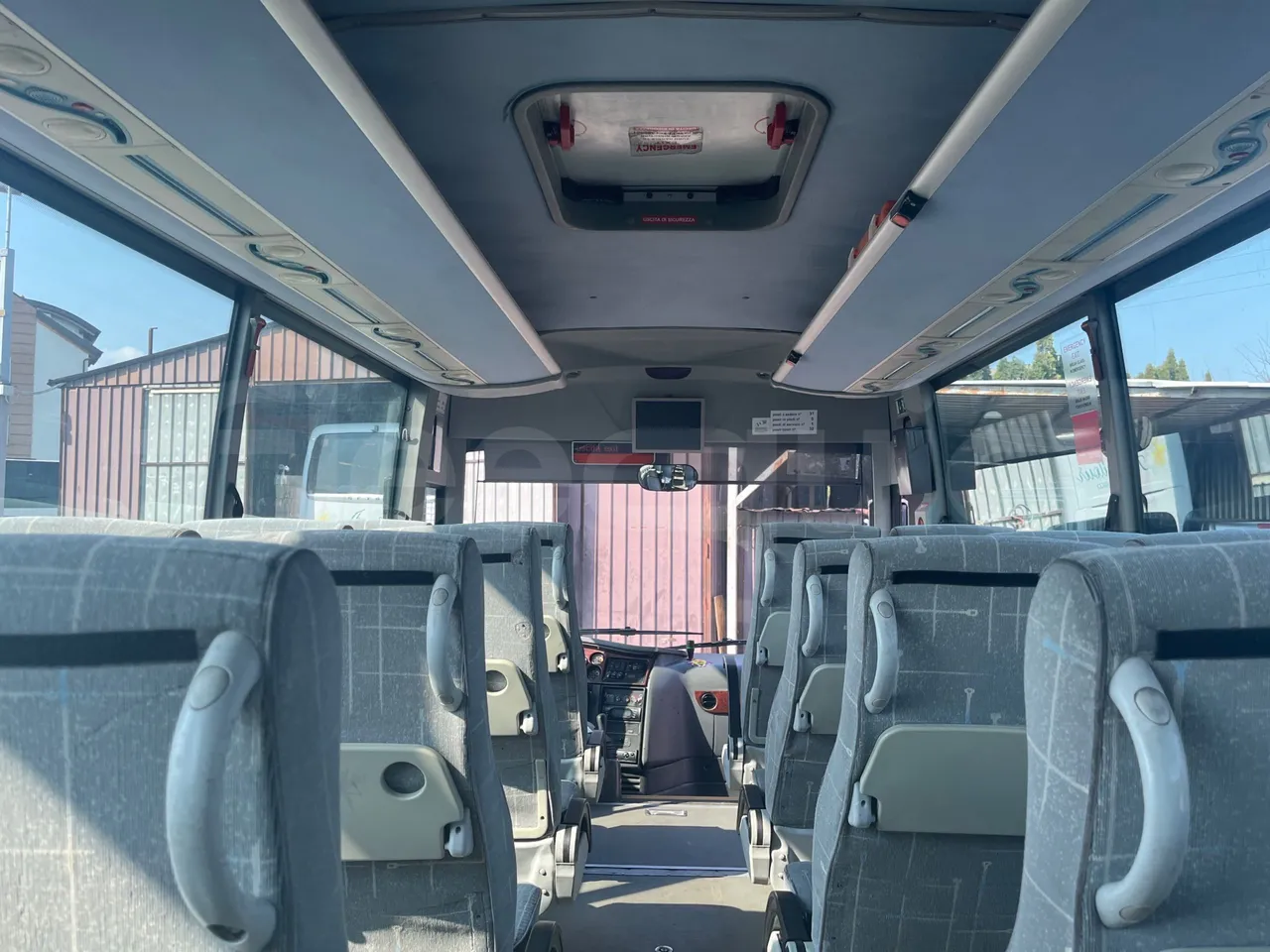 Isuzu Turquoise Anadolu - Euro5 - 140kW - 7.670mt - forward view middle aisle