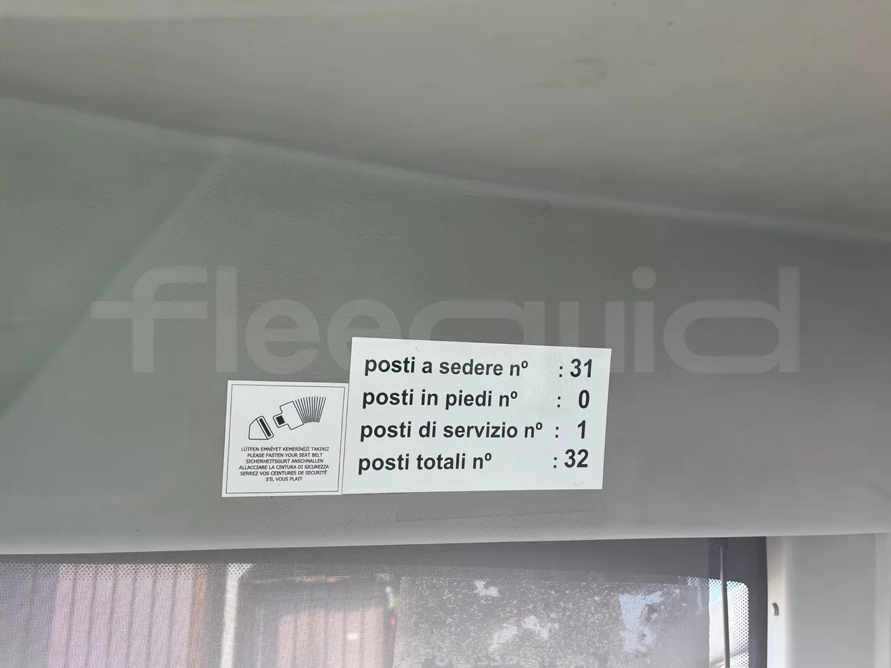 Isuzu Turquoise Anadolu - Euro5 - 140kW - 7.670mt - power outlets detail