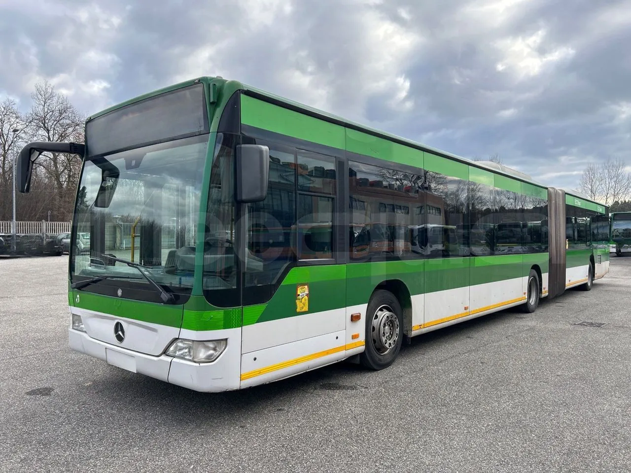 Mercedes-Benz O 530 G- 3P - Euro5 - 260kW - 17.940mt - 3/4 front left