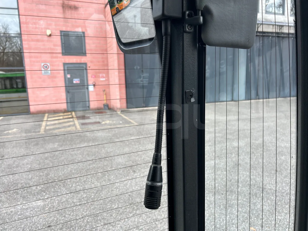 Mercedes-Benz O 530 G- 3P - Euro5 - 260kW - 17.940mt - driver microphone accessories photo