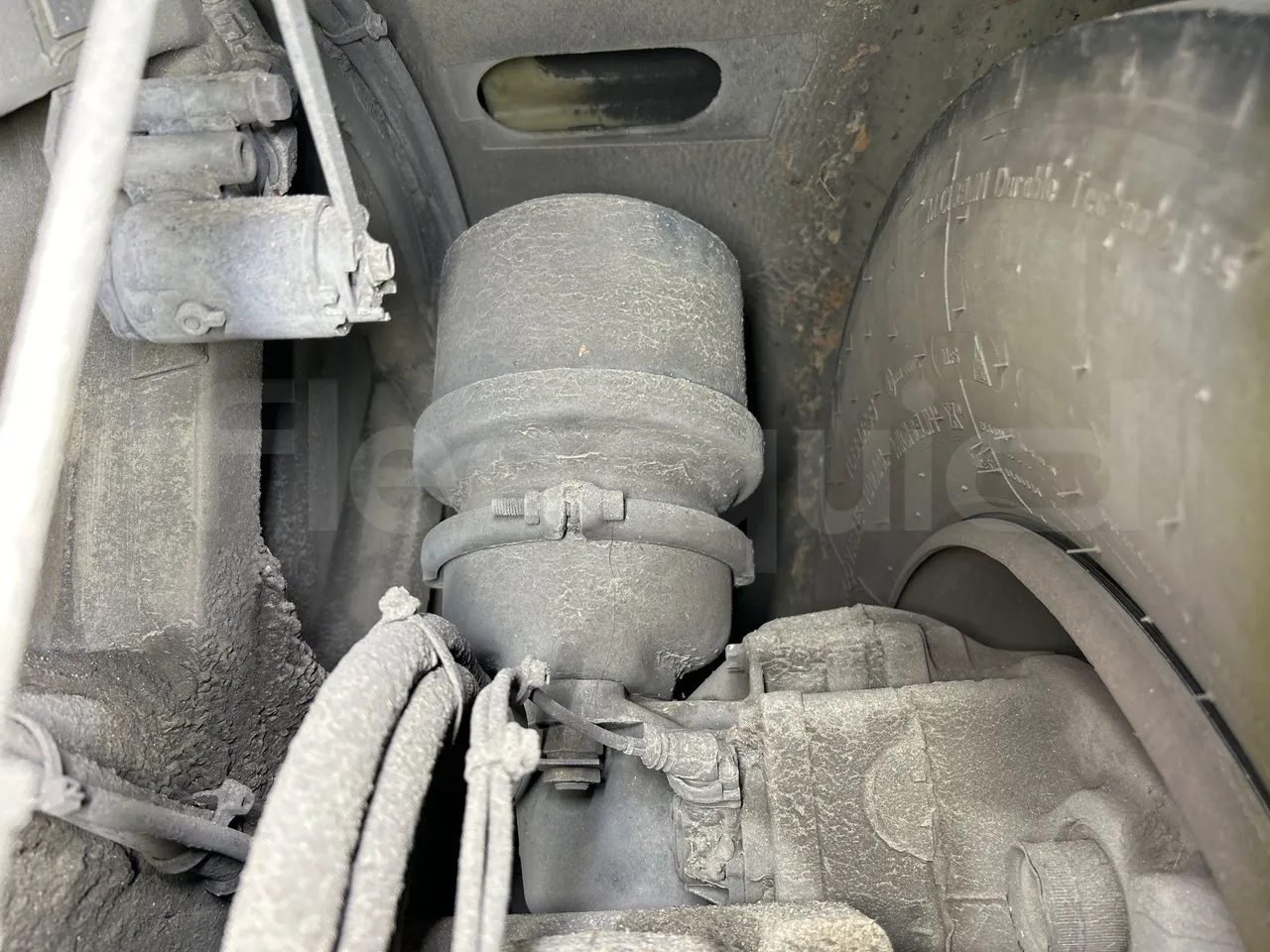 Mercedes-Benz O 530 G- 3P - Euro5 - 260kW - 17.940mt - axle 2 caliper brakes left