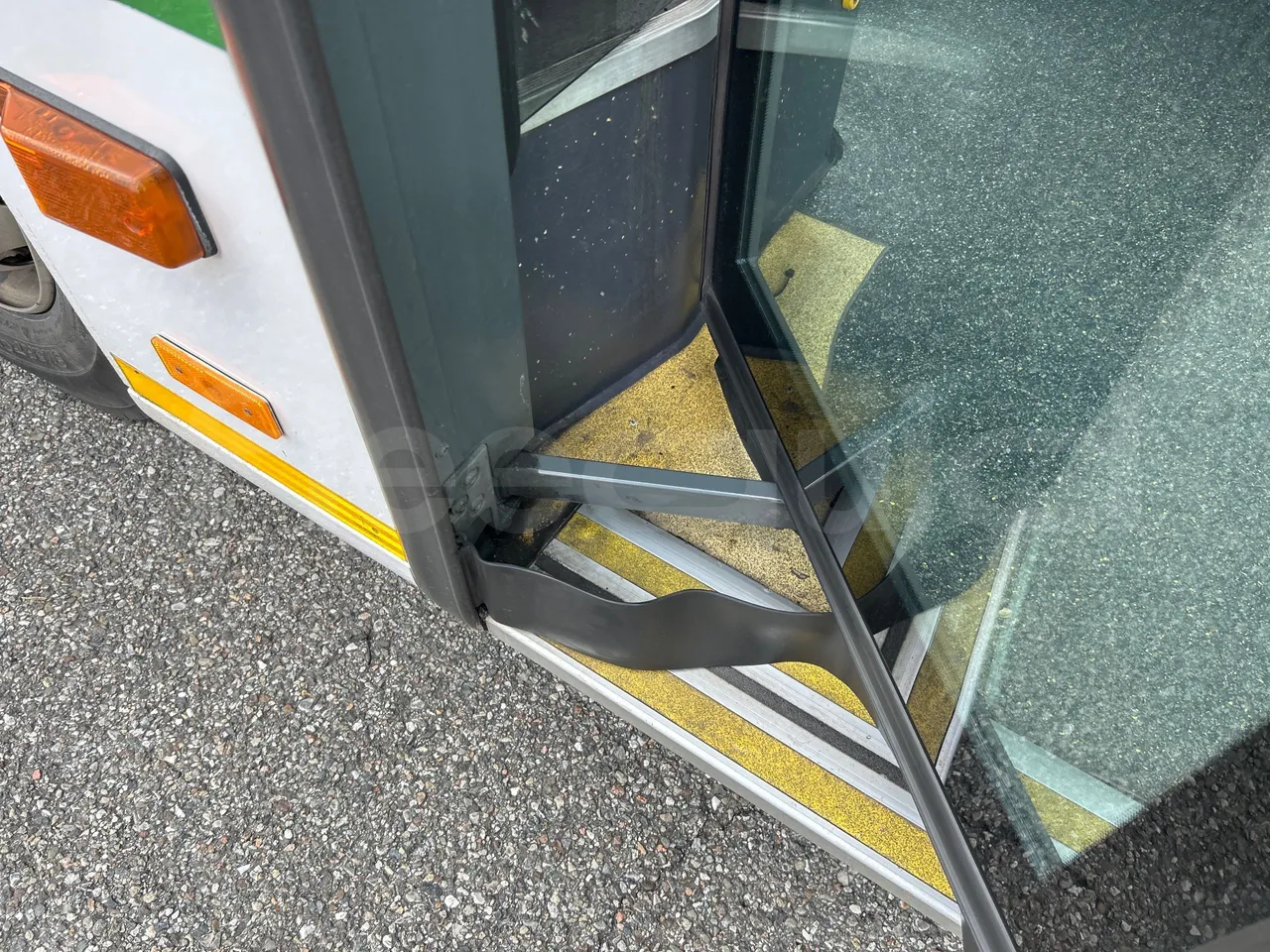 Mercedes-Benz O 530 G- 3P - Euro5 - 260kW - 17.940mt - door mechanism photo