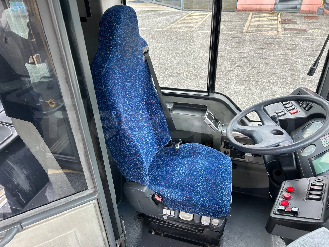 Mercedes-Benz O 530 G- 3P - Euro5 - 260kW - 17.940mt - driver's seat photo