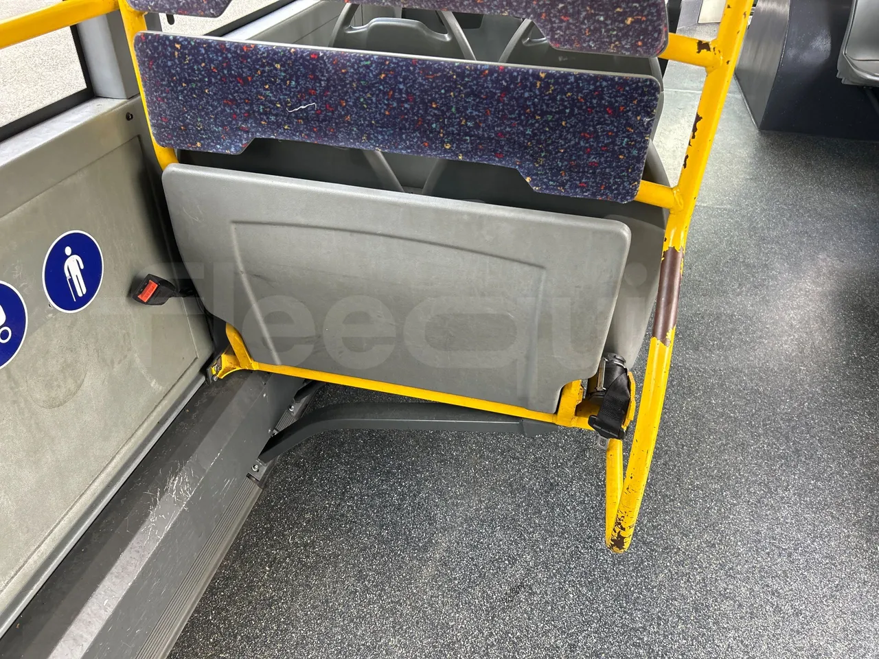 Mercedes-Benz O 530 G- 3P - Euro5 - 260kW - 17.940mt - folding seat photo