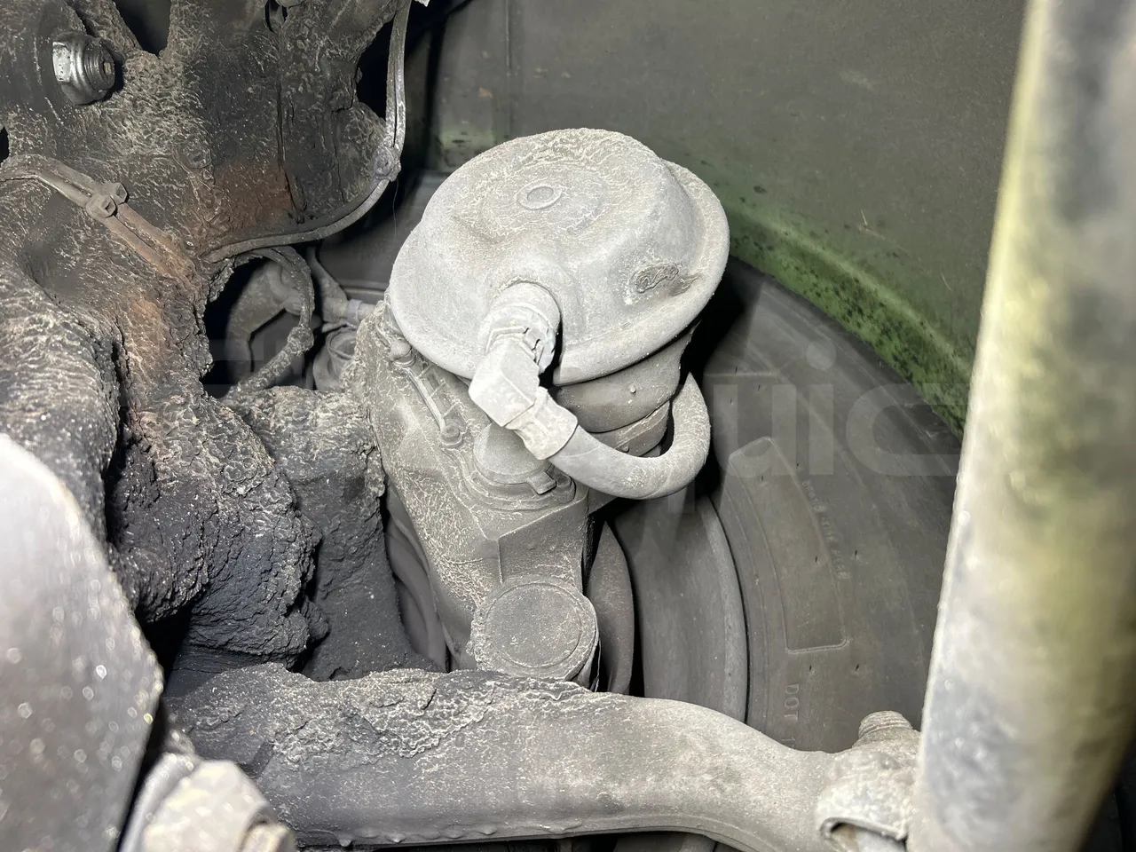 Mercedes-Benz O 530 G- 3P - Euro5 - 260kW - 17.940mt - front brake calipers left