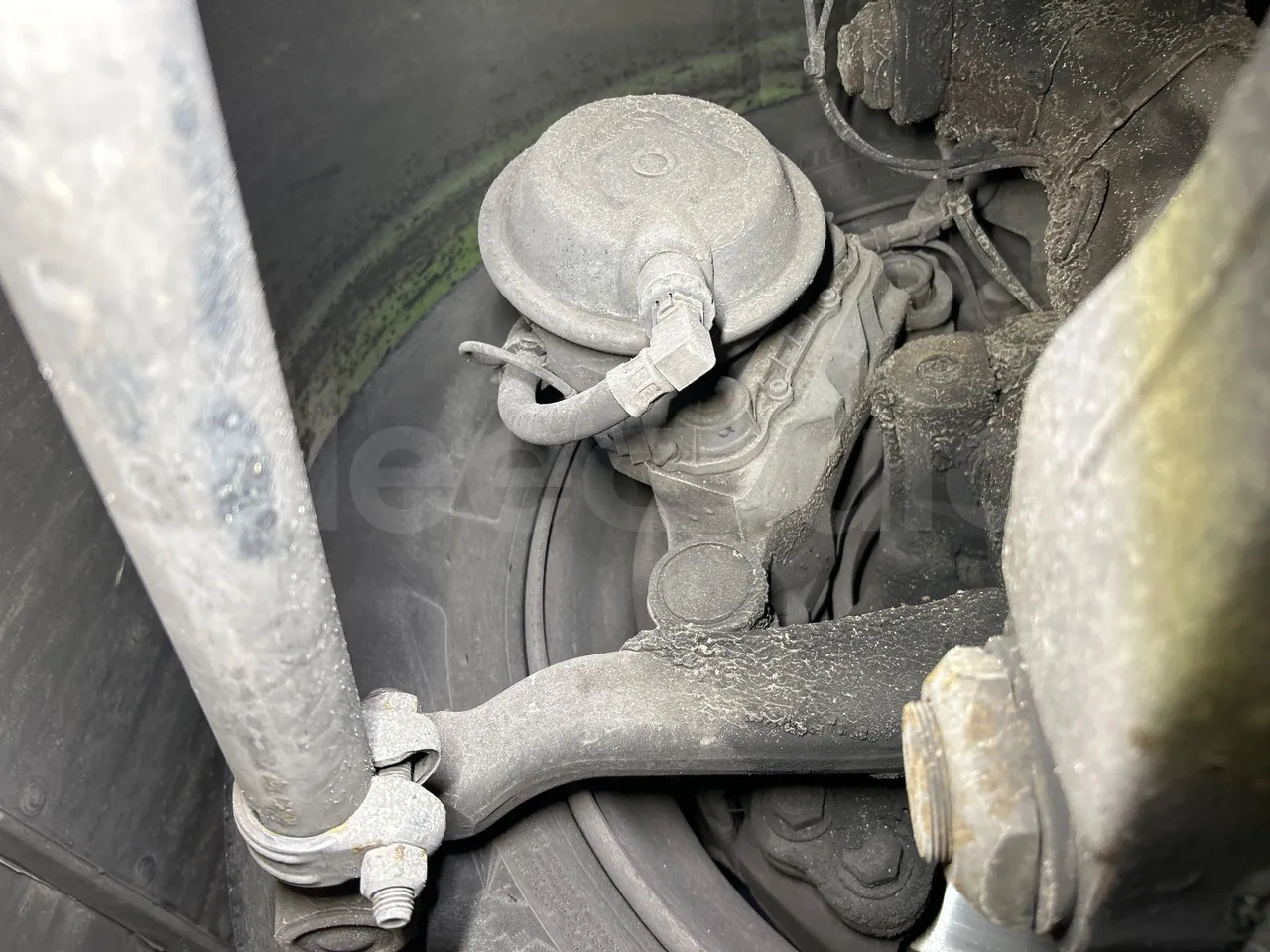 Mercedes-Benz O 530 G- 3P - Euro5 - 260kW - 17.940mt - front brake calipers right