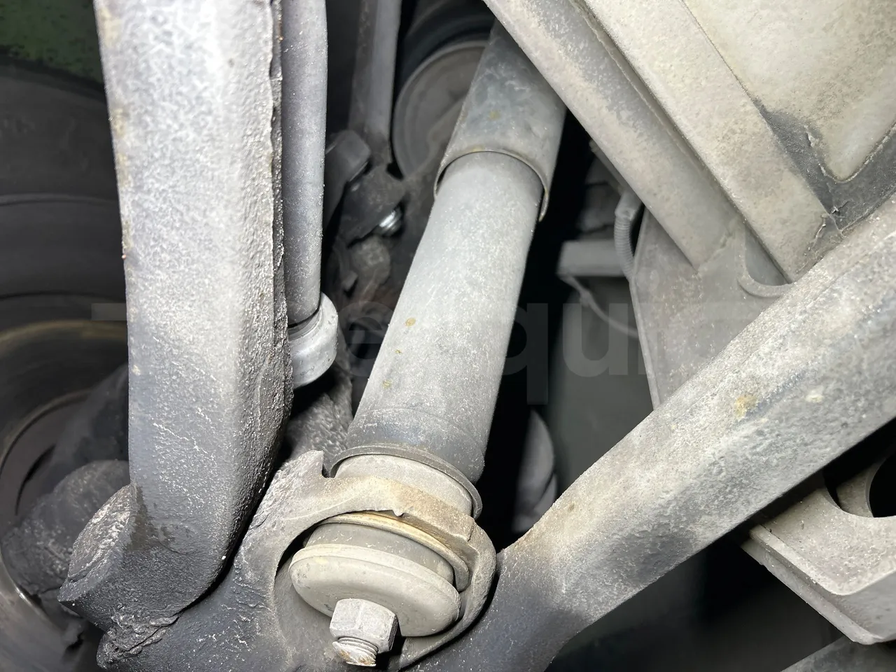 Mercedes-Benz O 530 G- 3P - Euro5 - 260kW - 17.940mt - front shock absorbers left