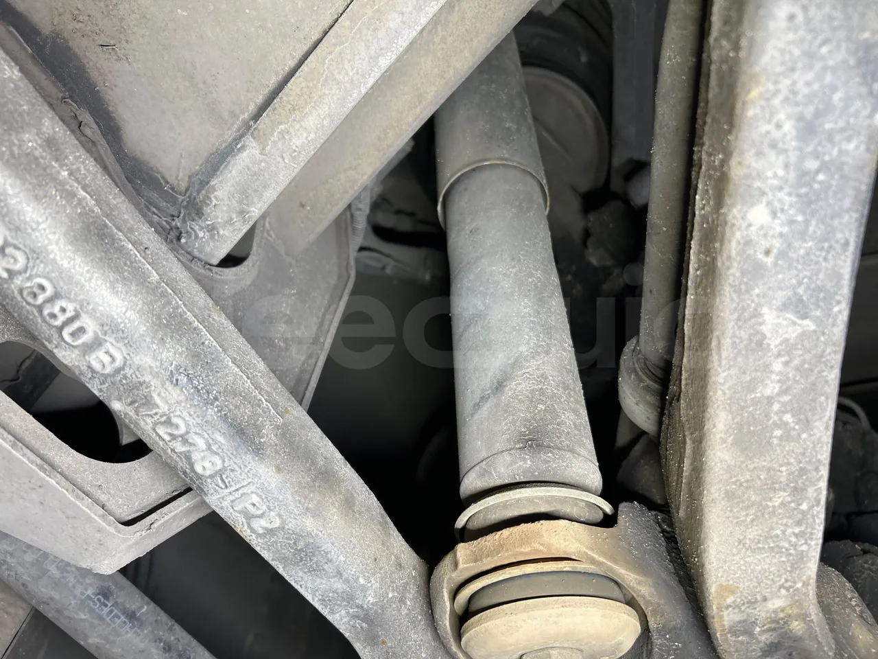 Mercedes-Benz O 530 G- 3P - Euro5 - 260kW - 17.940mt - front shock absorbers right