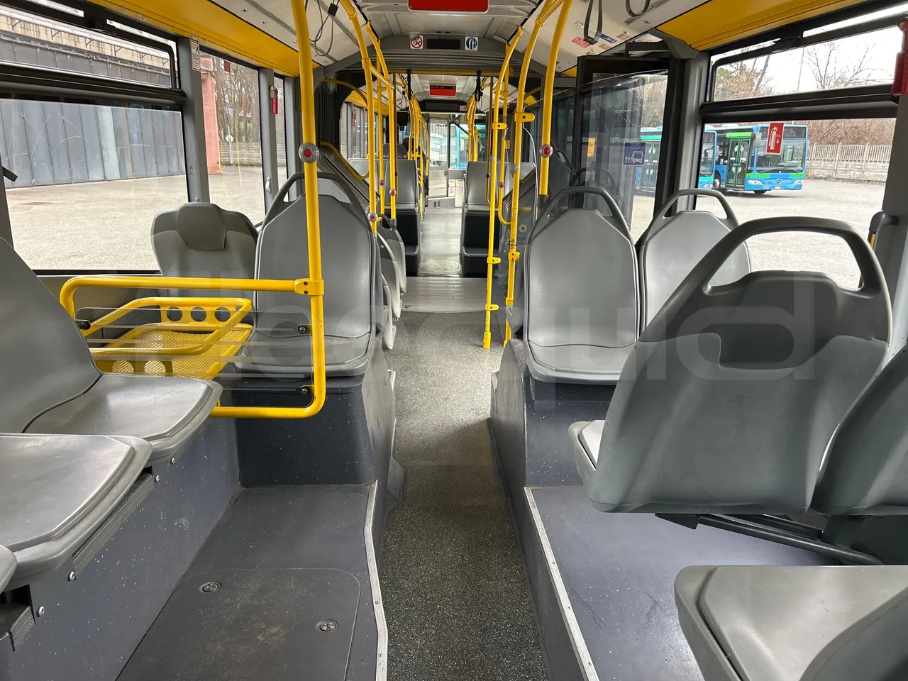 Mercedes-Benz O 530 G- 3P - Euro5 - 260kW - 17.940mt - forward view all seats last row height