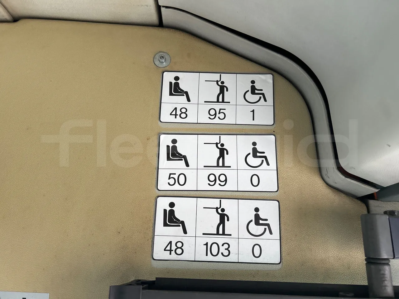 Mercedes-Benz O 530 G- 3P - Euro5 - 260kW - 17.940mt - seat plate photo