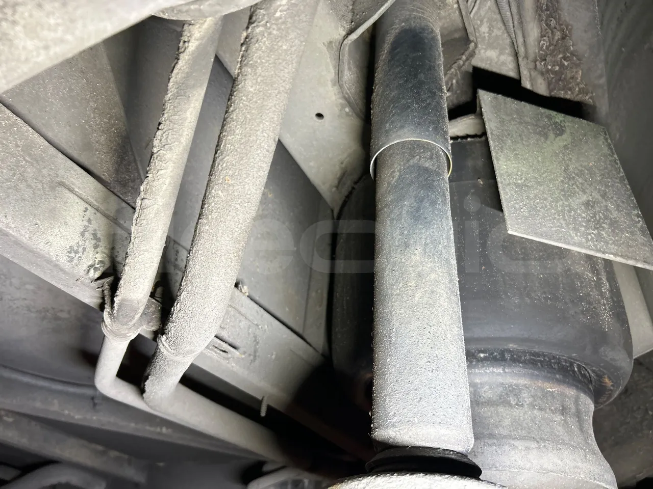 Mercedes-Benz O 530 G- 3P - Euro5 - 260kW - 17.940mt - axel 3 shock absorbers 1 left