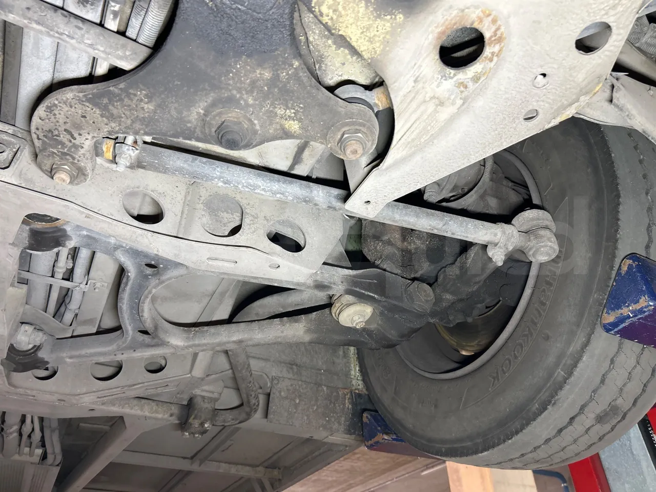 Mercedes-Benz O 530 G- 3P - Euro5 - 260kW - 17.940mt - front axle left side