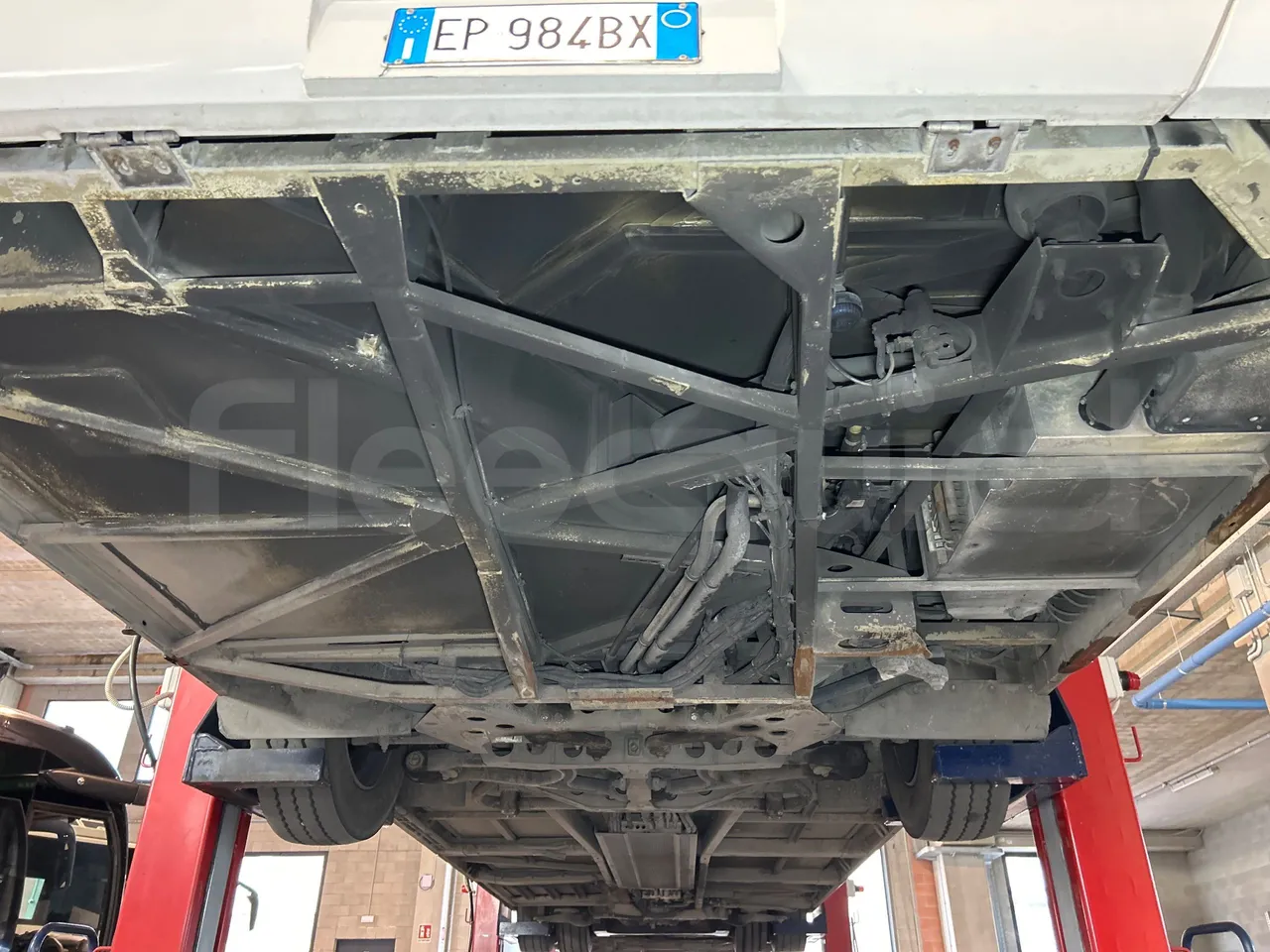 Mercedes-Benz O 530 G- 3P - Euro5 - 260kW - 17.940mt - front undercarriage from front