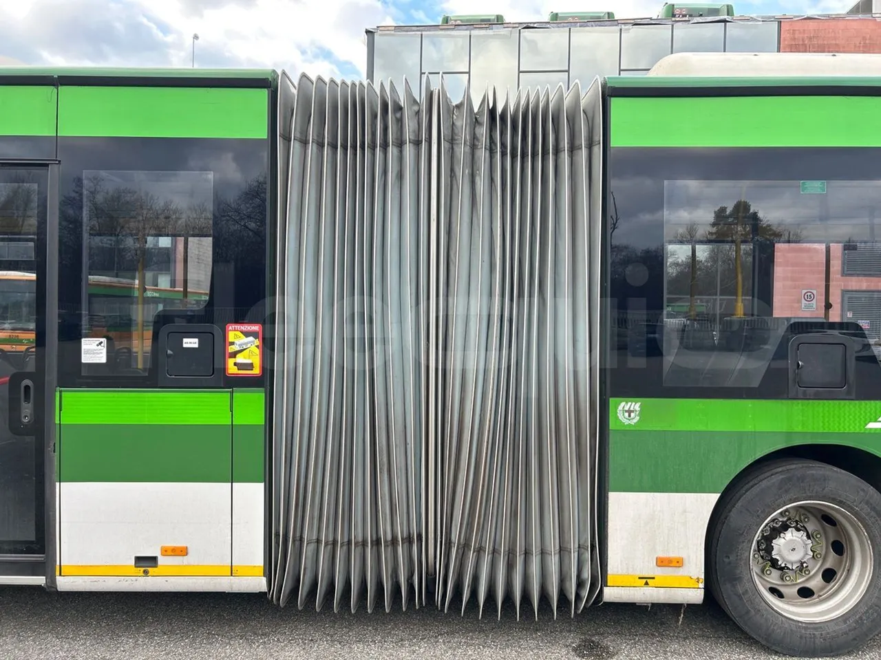 Mercedes-Benz O 530 G- 3P - Euro5 - 260kW - 17.940mt - turntable external (18m)