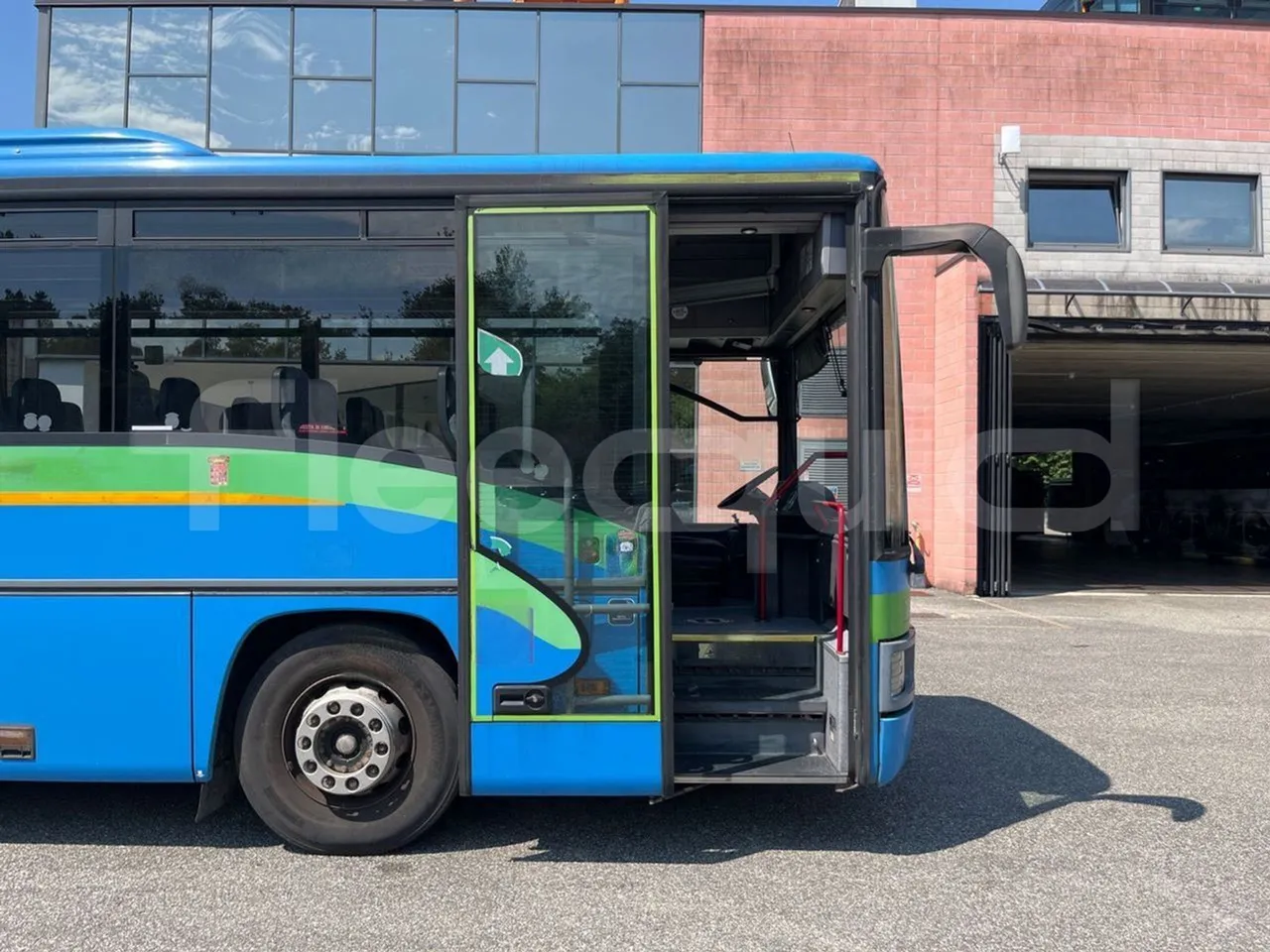 Mercedes-Benz Integro 0550-EUR3-220kW-12m - front door 1 open