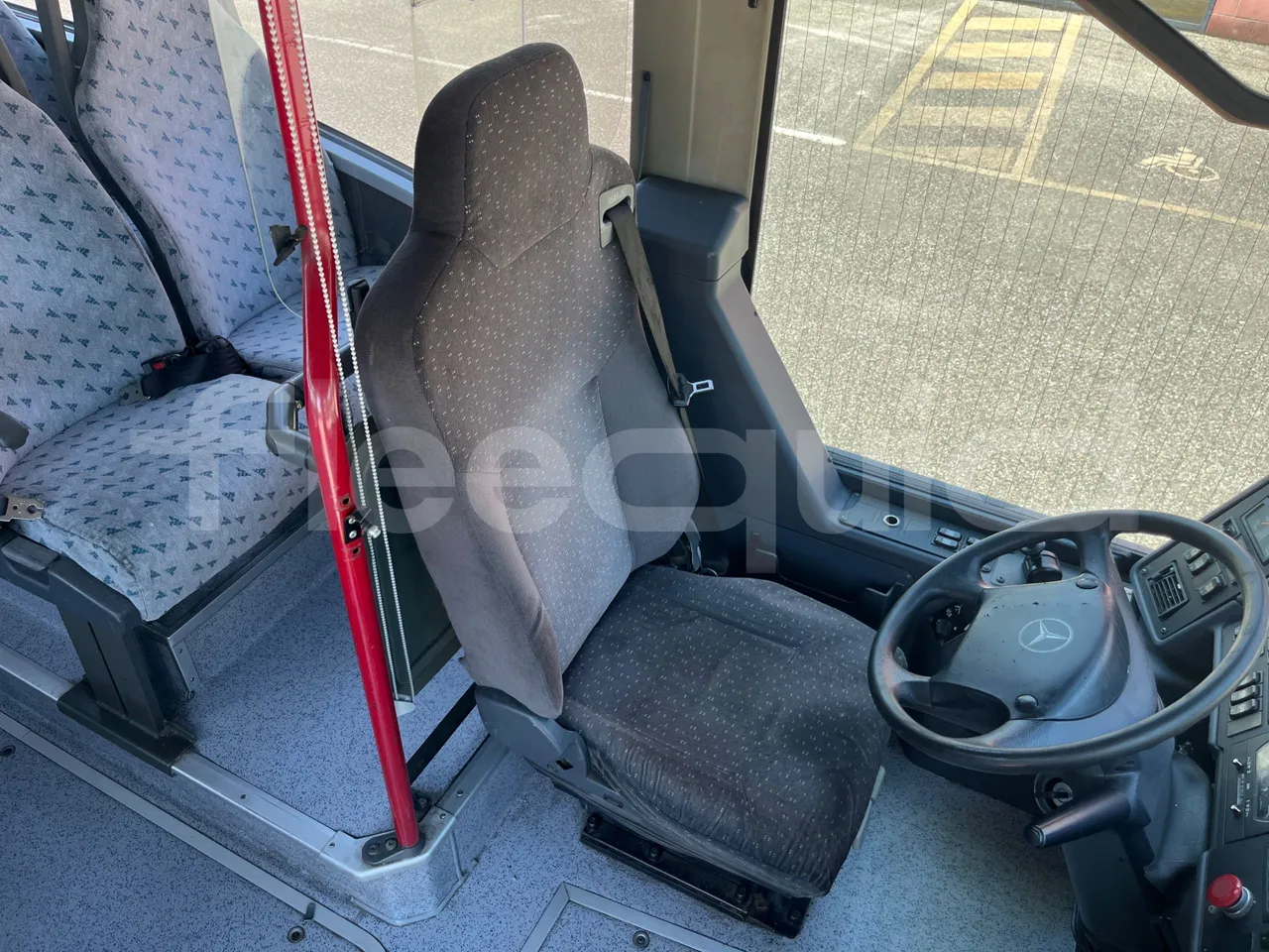 Mercedes-Benz Integro 0550-EUR3-220kW-12m - driver's seat photo (mandatory for bus to scrap)