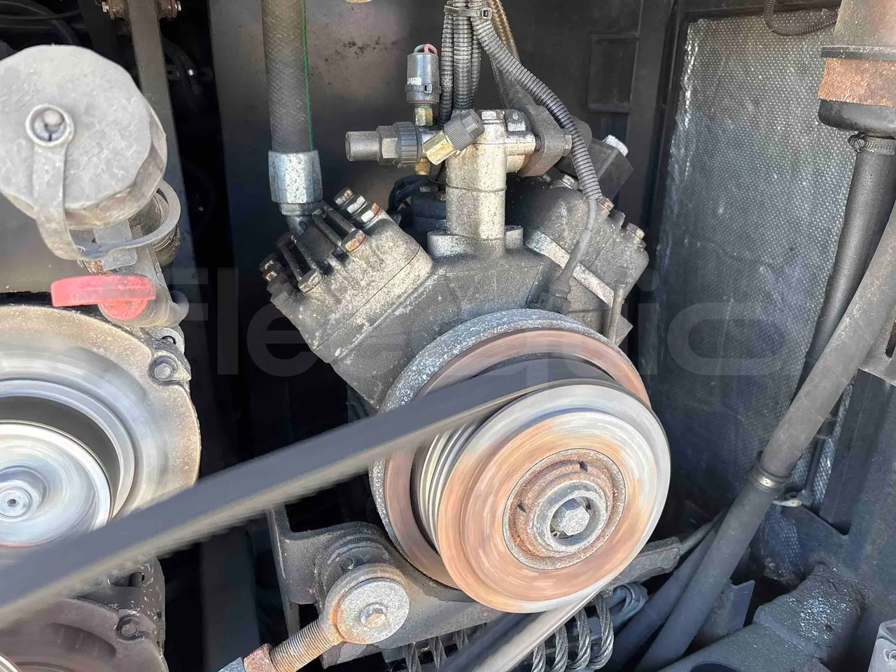 Scania M330 TDX1X3 - Euro6 - 331kW - 13mt - air conditioning compressor