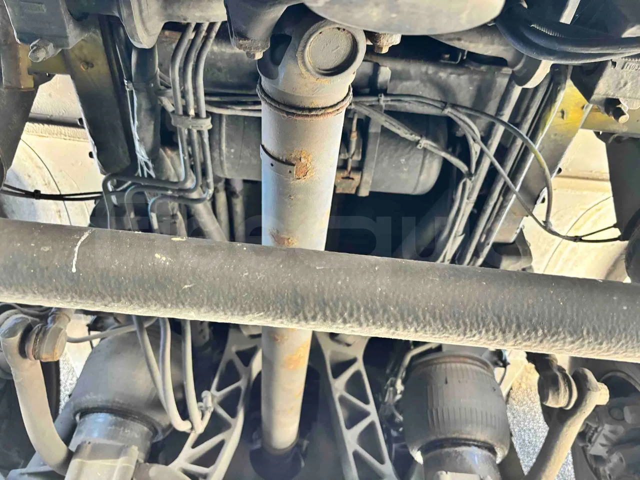 Scania M330 TDX1X3 - Euro6 - 331kW - 13mt - driveshaft photo